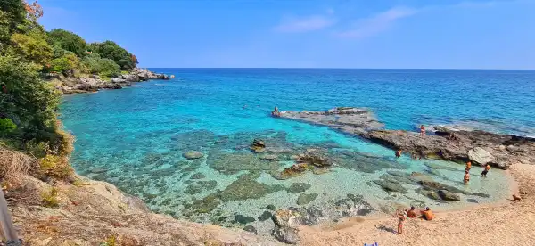 Hotels in Mouresi
