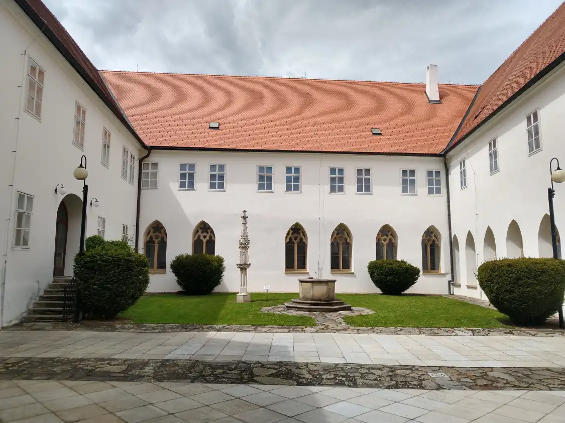 Hotels near South Moravian Museum in Znojmo