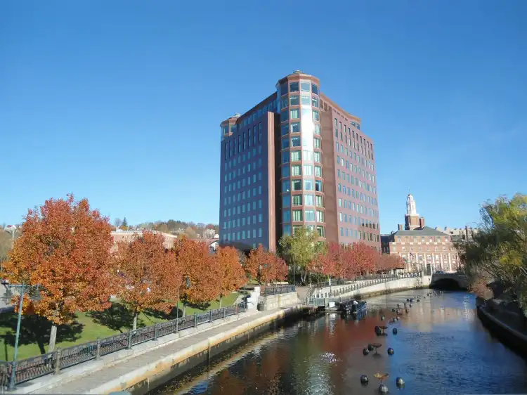 فنادق في East Providence