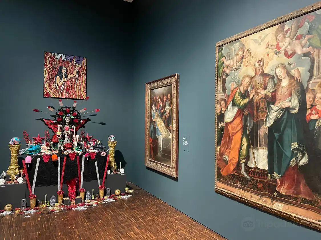 Hotels near Figge Art Museum