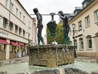 Messengers' Fountain