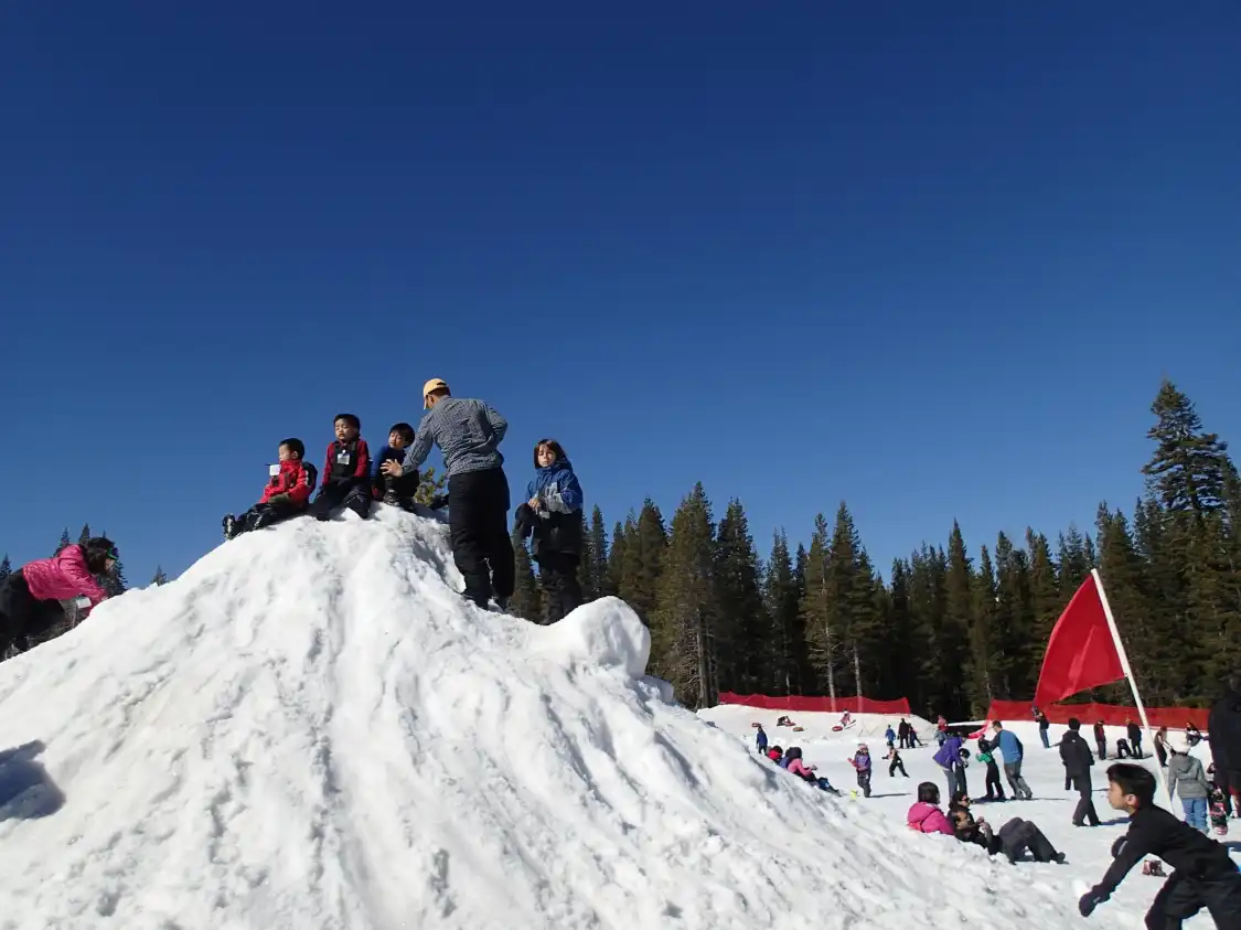 Отели рядом с достопримечательностью «Soda Springs Mountain Resort»