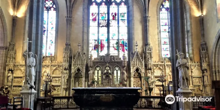 獅子聖蜜雪兒教堂