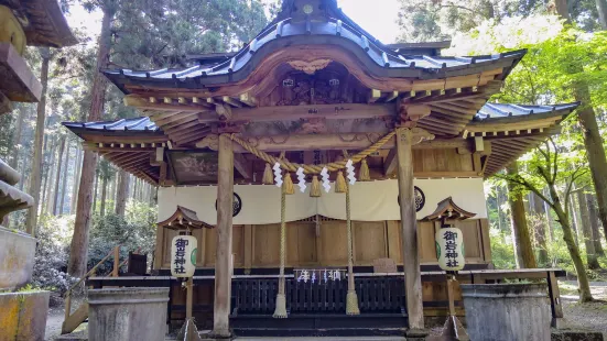 御岩神社