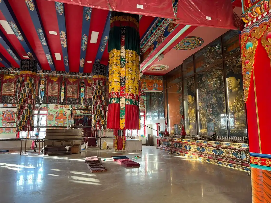 Hotels near Shechen Monastery
