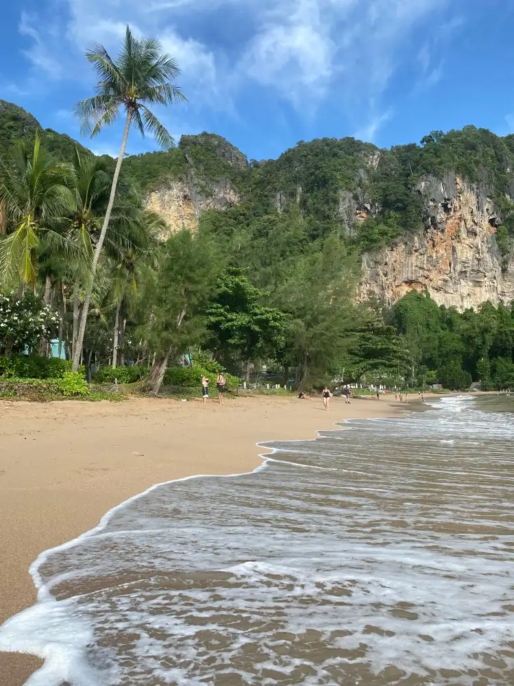 Các khách sạn gần Pai Plong Beach