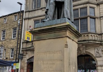 Statue of Sir Mathew Wilson