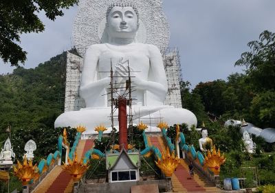 Wat Tham Phrathat Khao Prang