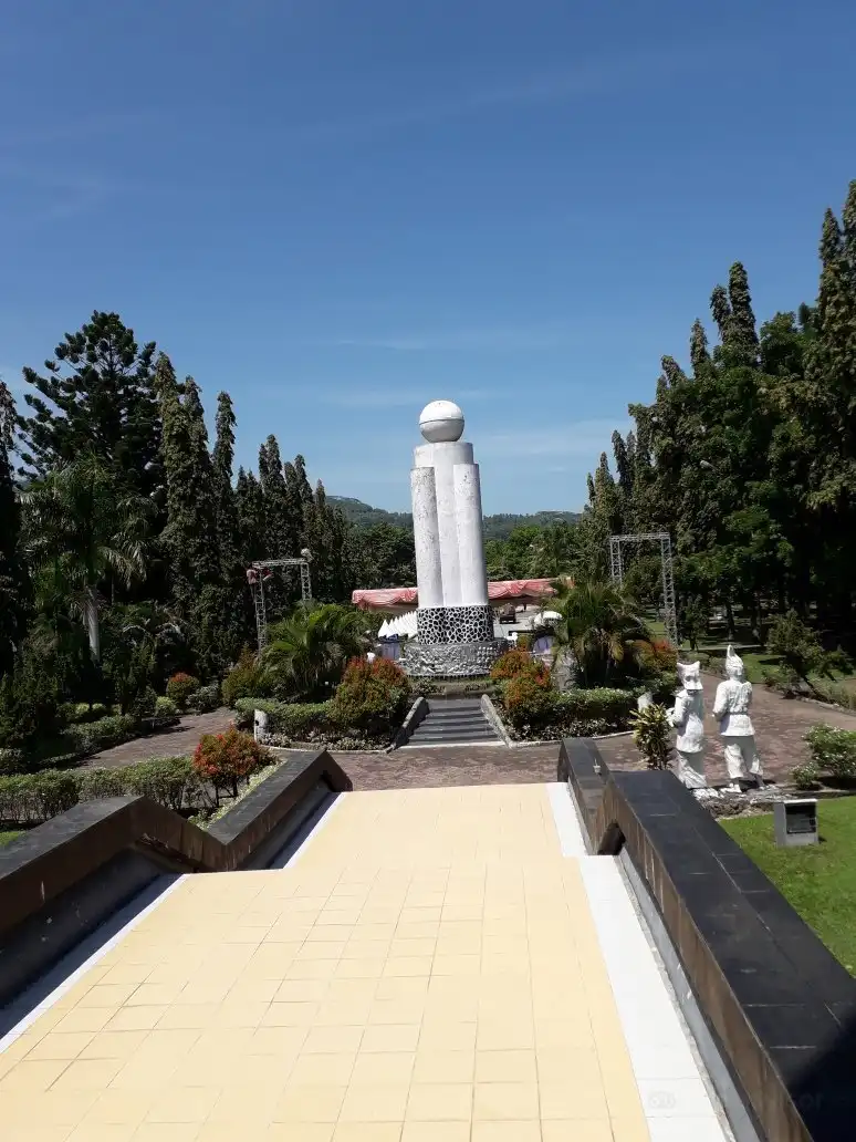Hotels near Museum Adityawarman