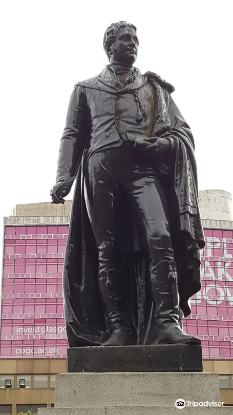 2_Thomas Campbell Statue