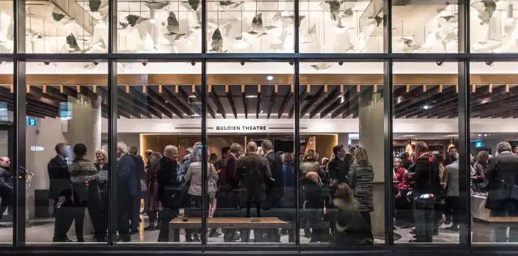 Hotels in der Nähe von Crow's Theatre