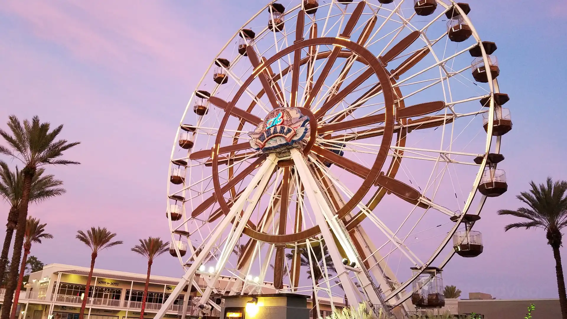 Hotels near Wharf Ferris Wheel