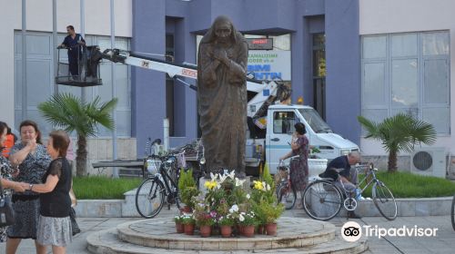 Monument to Mother Teresa