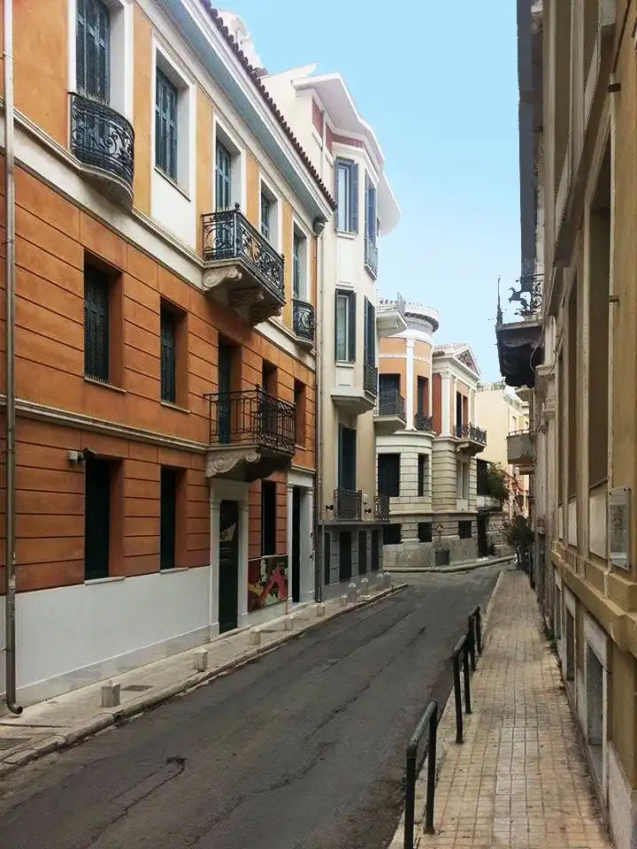 Hotels near Frissiras Art Museum