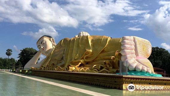 Mya Tha Lyaung Reclining Buddha
