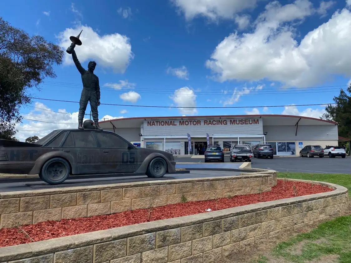 Hotels near National Motor Racing Museum