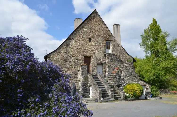 Hotels in Trelaze