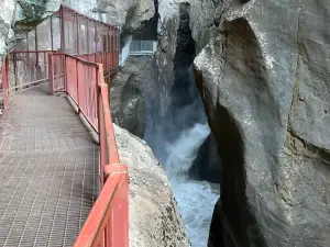 Box Canyon Waterfall & Park