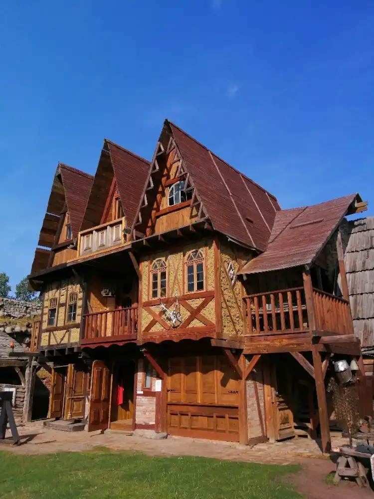 Hotels near KOŁOMĄT, głaz nad jez. Dołgie Wielkie w młodniku