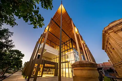 Hotels near Rockhampton Museum of Art
