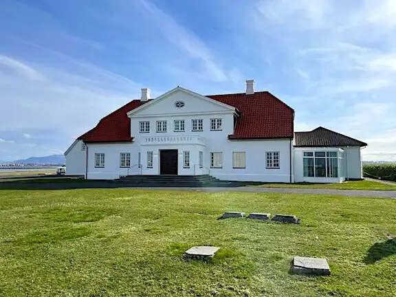 Hotels near Bessastadir