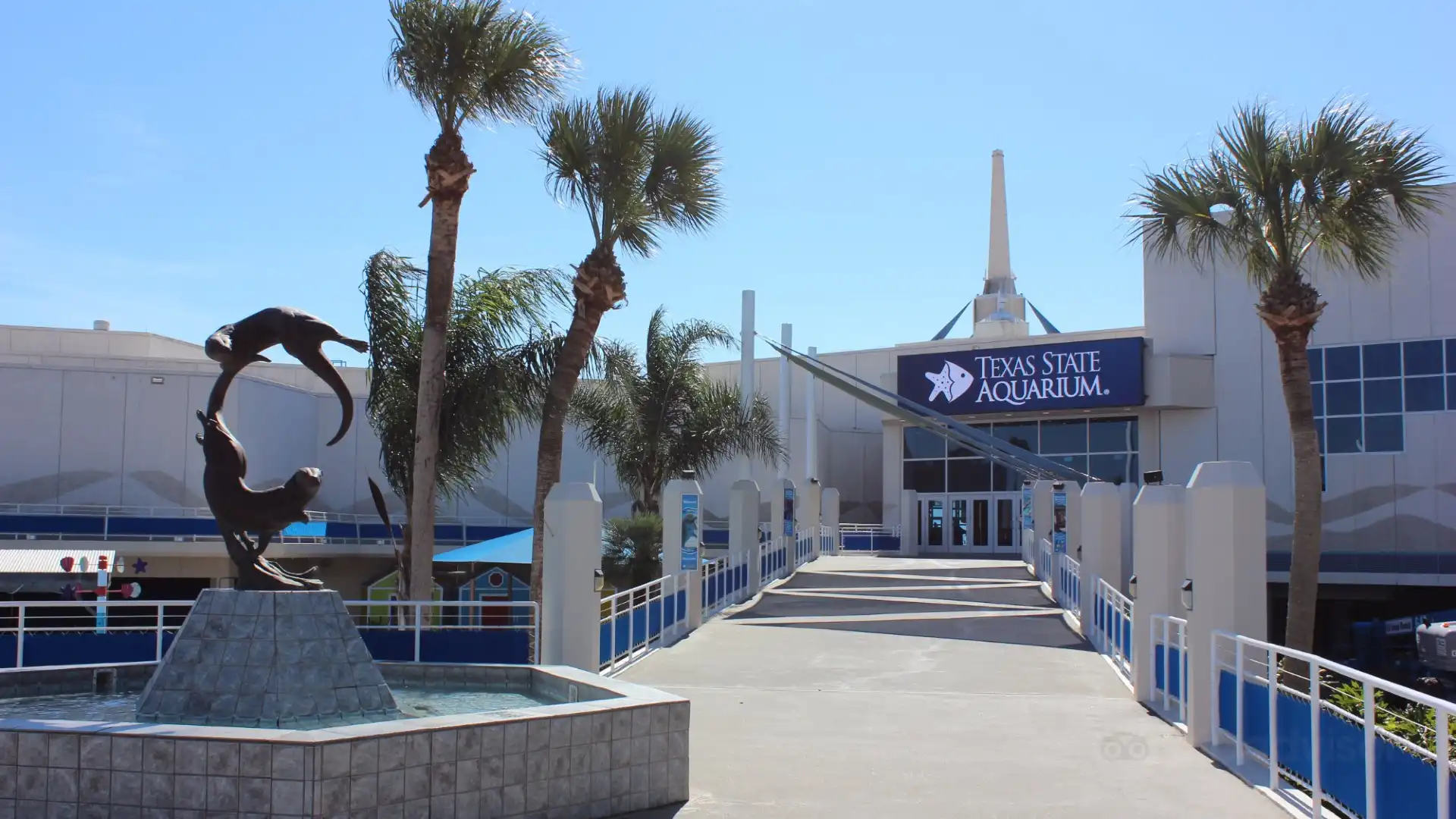 Hotels near Texas State Aquarium