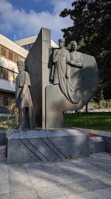 "Pamätník národných buditeľov – Ľ. Štúra, J. M. Hurbana a M. M. Hodžu"
