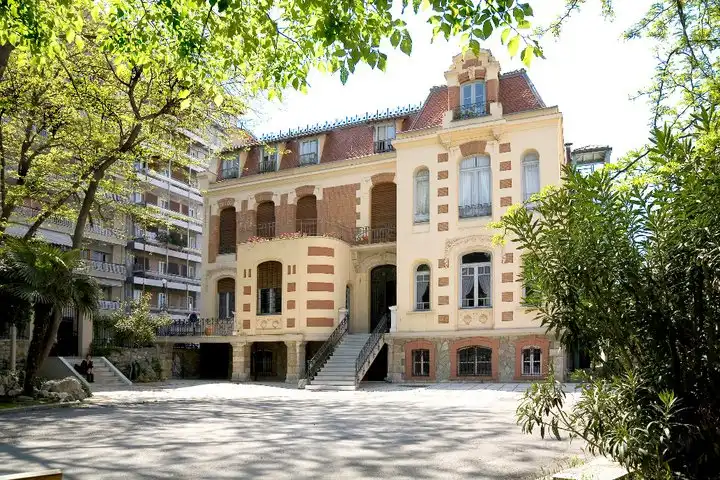 Hotels in der Nähe von Folk and Ethnological Museum