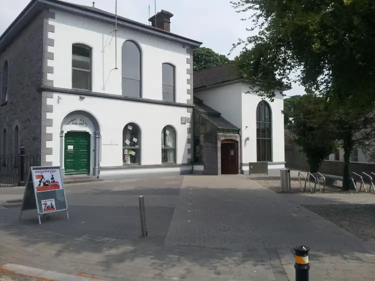 Các khách sạn gần Nenagh Arts Centre