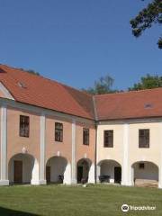 Měšice Castle