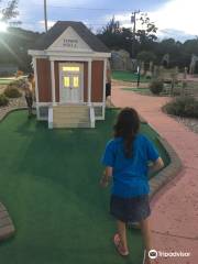 Mini-Golf at Saybrook Point