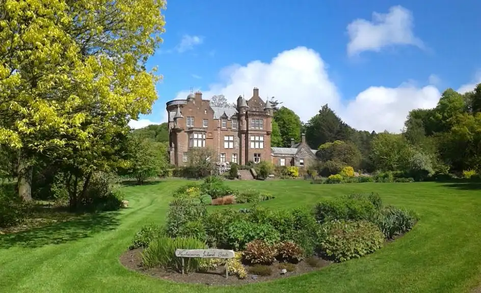 Hotels near Threave Garden