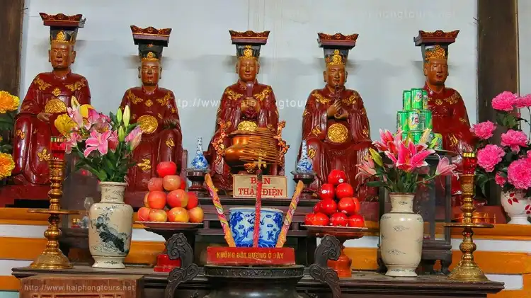 Các khách sạn gần Chùa Dư Hàng
