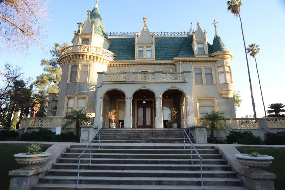 Hotels near Kimberly Crest House & Gardens