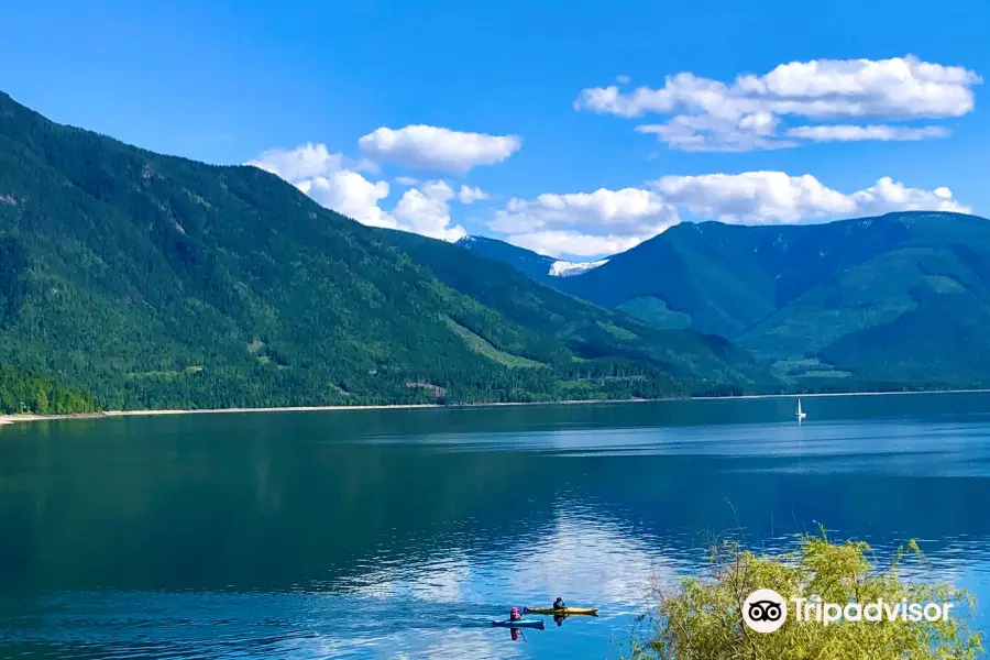 인기 관광지 Nakusp Waterfront Walk [2024년 업데이트] 트립닷컴