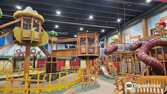 Angry Birds Activity Park Kuusamon Tropiikki