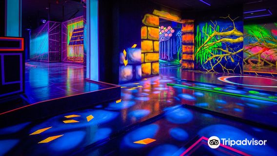 Black Light Mini Golf semester Bochum