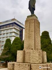 Watanabe Sukesaku Statue