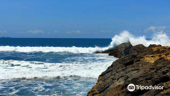 Pantai Watu Ulo
