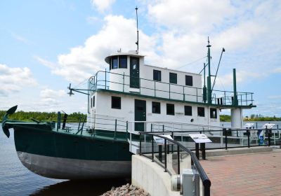 Logging Tug Hallet