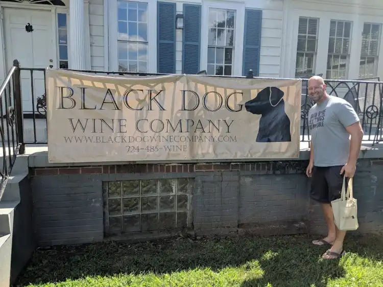 Hotels near Black Dog Wine Company