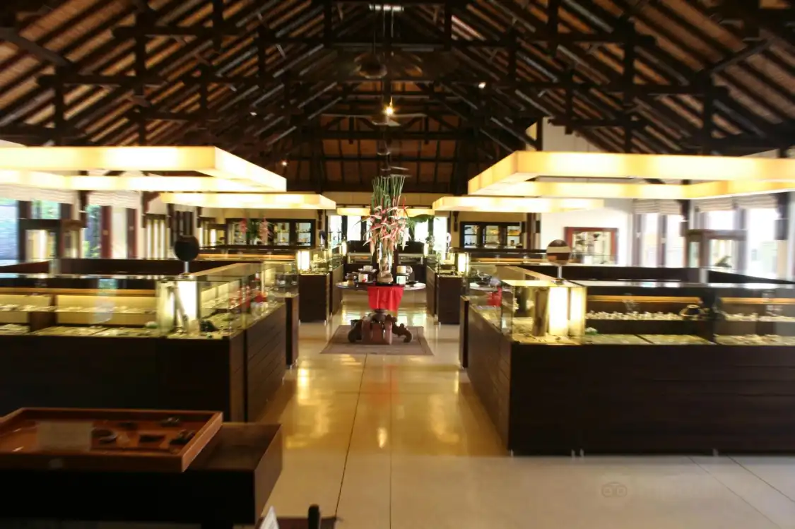 Hotel dekat Prapen Jewelry & Artifacts