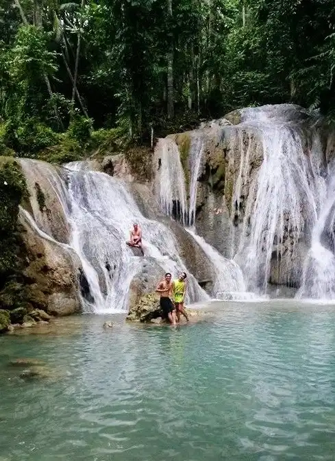 Hotels near Kinahugan Falls