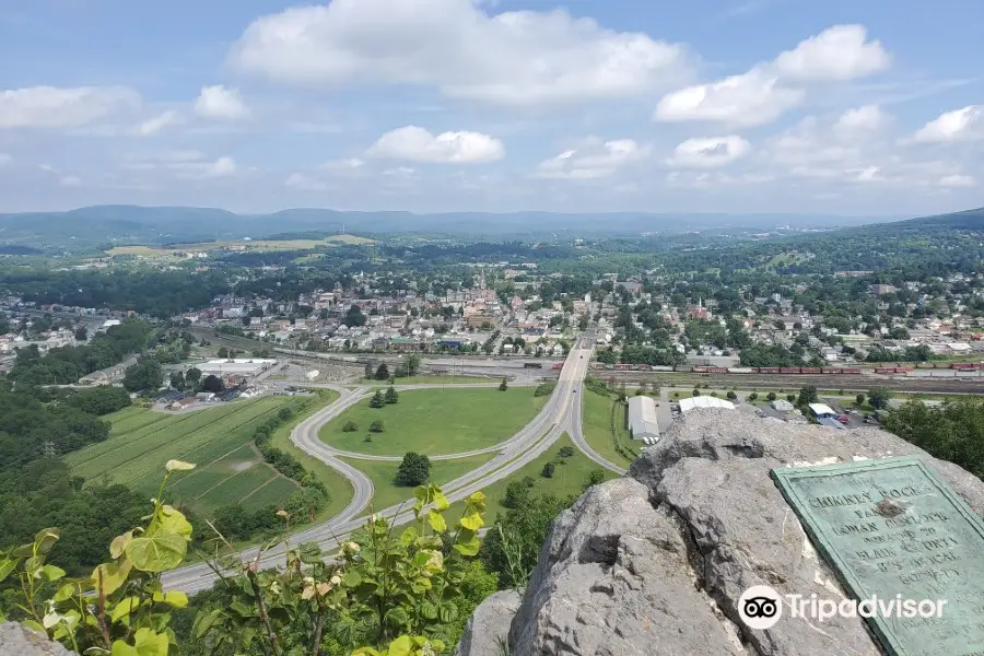 Chimney Rocks Park