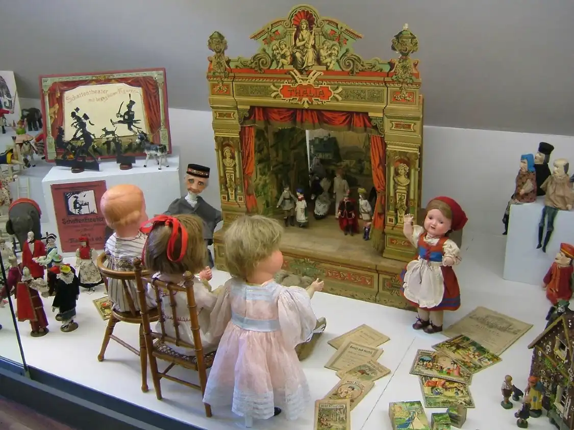 Các khách sạn gần Toy Museum Zurich