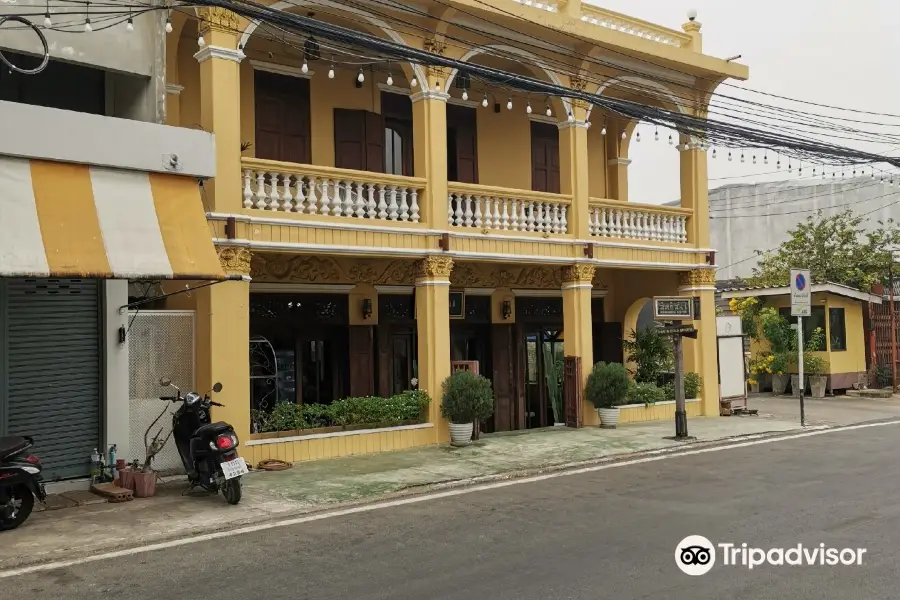 Kanchanaburi Walking Street