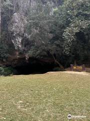 Mae U Su Cave