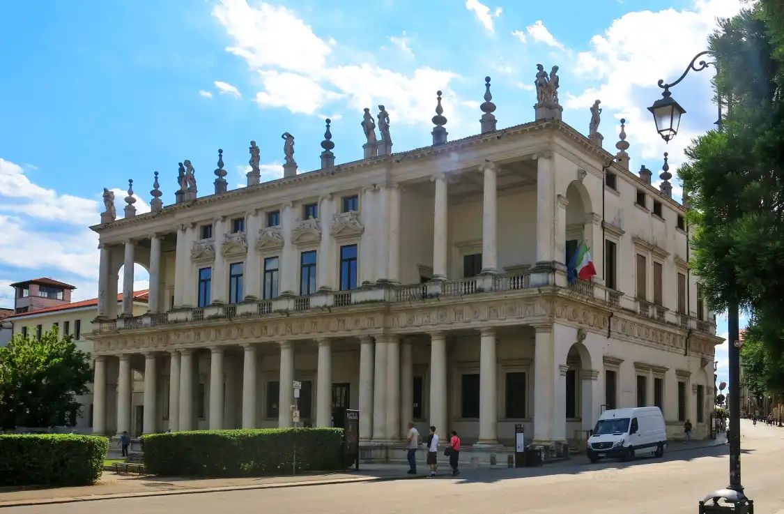 Hotels near Palazzo Chiericati