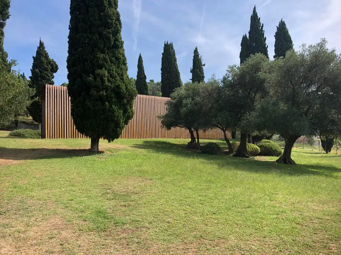 Hotels near Your Black Horizon Art Pavilion