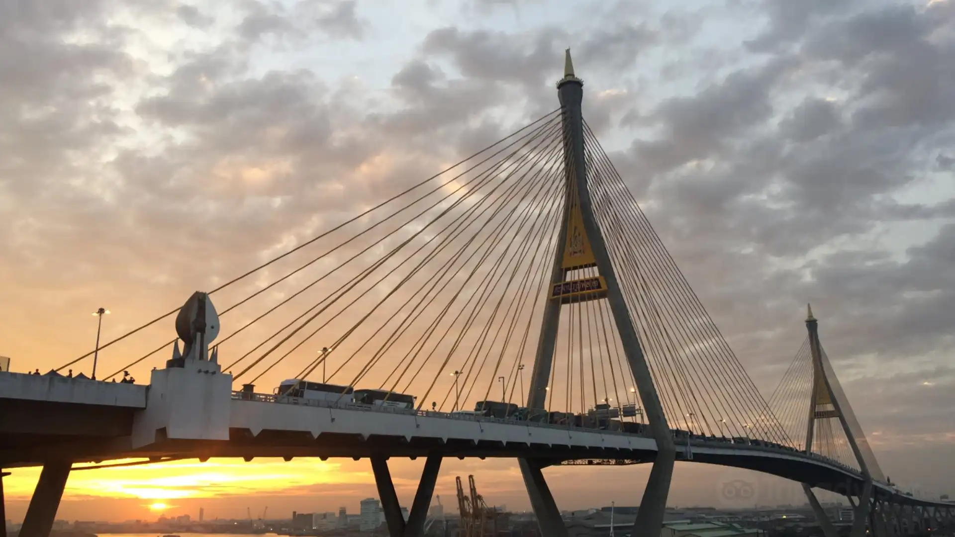 Hoteles cerca de Bhumibol Bridge (Industrial Ring Road Bridge)